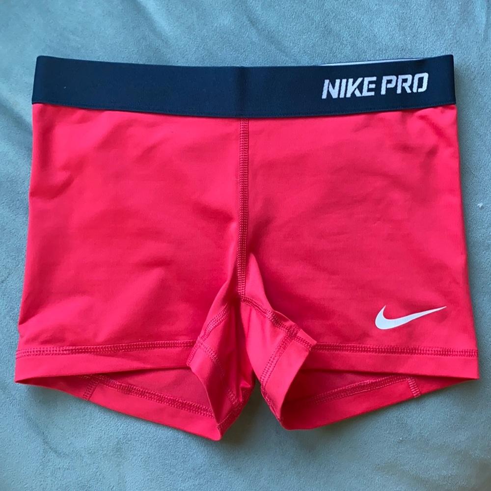 Women’s Nike Pro DRI-FIT Shorts 3” size Small
